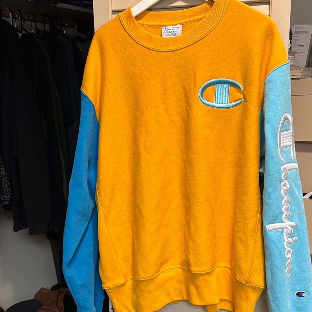 Champion Yellow and Blue Men's Sweater L